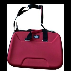 NWOT - Soren travel shock laptop carrying case